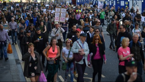 Manifestación contra el confinamiento y la vacunación dejó cinco detenidos en Londres