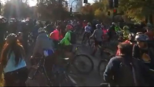 Nuevamente ciclistas llegan a manifestarse en las cercanías de la casa del Presidente Piñera
