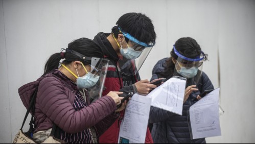 Perú impondrá el uso obligatorio de dos mascarillas para compras en pandemia