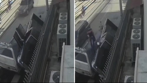 Un conductor de grúa muere aplastado mientras remolcaba camioneta mal estacionada