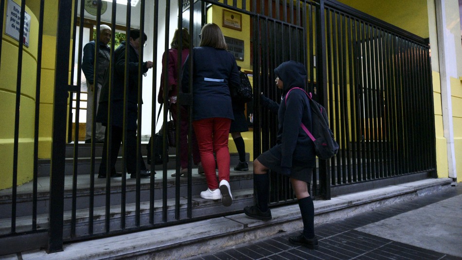 Retorno a clases presenciales en comunas que salen de cuarentena seguirá siendo opcional Retorno a clases presenciales en comunas que salen de cuarentena seguirá siendo opcional