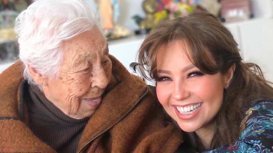 Abuela de Thalía recibe la Abuela de Thalía recibe la