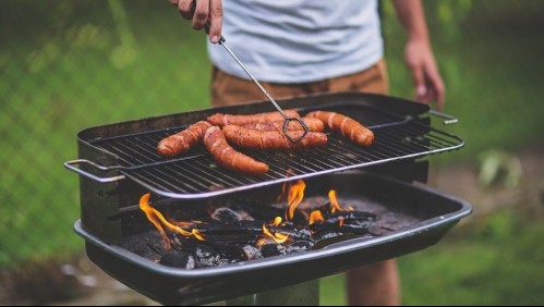 Estudio revela las temibles consecuencias de comer salchichas frecuentemente