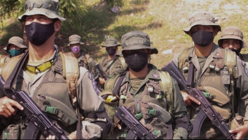 Un guerrillero graba video de militares asesinados en territorio venezolano y lanza amenaza