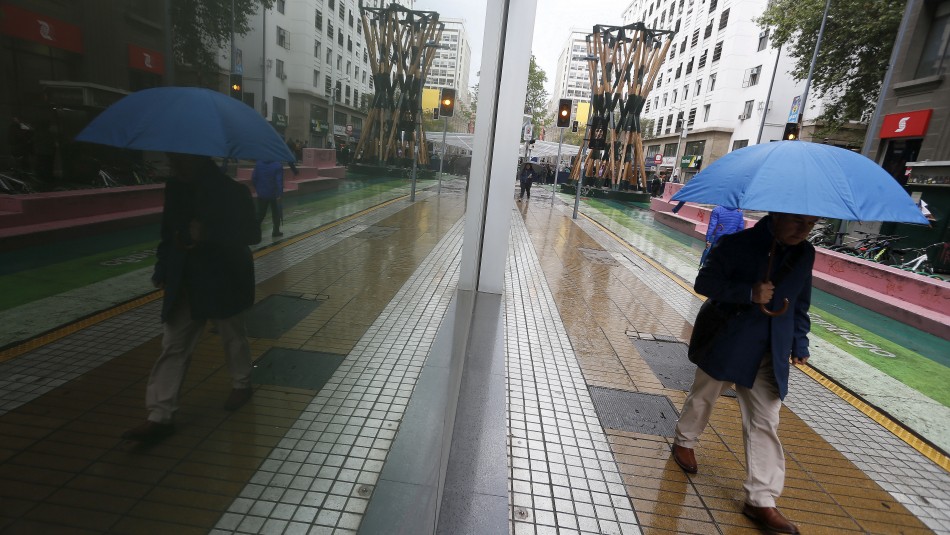 lluvia-santiago Mantienen