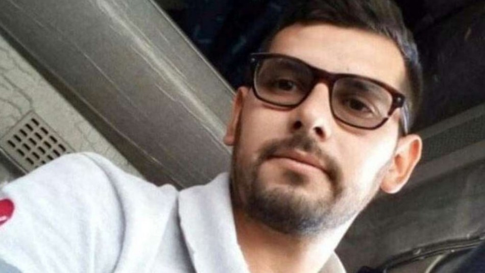 Padre muere aplastado por un árbol al salvar a su hijo de tres años en una tormenta Padre muere aplastado por un árbol al salvar a su hijo de tres años en una tormenta
