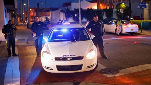 Hombre atrincherado en EEUU mata a cuatro personas: Entre ellas dos policías