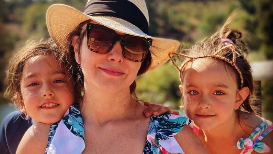 la-actriz-monica-godoy-y-sus-hijas.