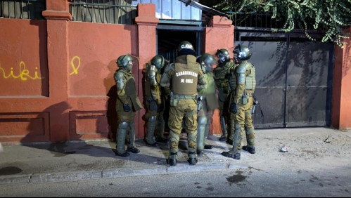 Escape masivo: Cerca de 60 personas participaban de fiesta clandestina en centro de Santiago