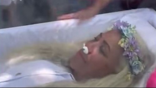 Video registra falso velorio: Mujer fingió su propia muerte para saber cómo la despedirían
