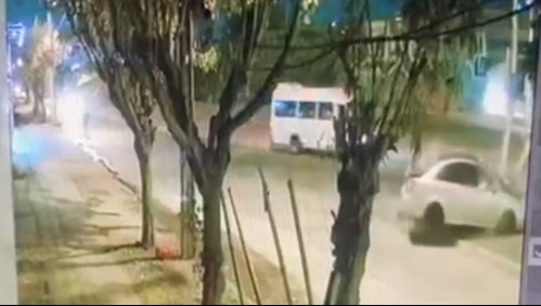 Delincuentes chocan contra poste al escapar de portonazo frustrado por funcionario PDI