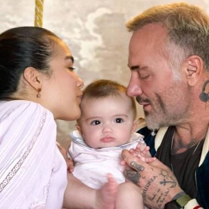 Sharon Fonseca y Gianluca Vacchi derriten a las redes con tierno video haciendo dormir a su hija Sharon Fonseca y Gianluca Vacchi derriten a las redes con tierno video haciendo dormir a su hija