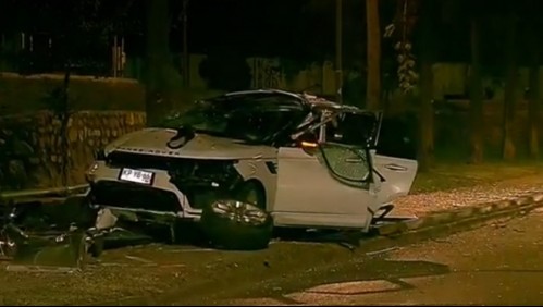 Delincuentes chocan durante persecución policial: Huían tras cometer un robo en Las Condes