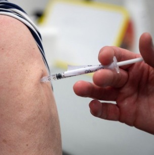 Denuncian vacunación contra el coronavirus con jeringas vacías en Perú Denuncian vacunación contra el coronavirus con jeringas vacías en Perú