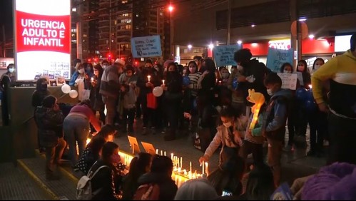 Cientos de personas realizan velatón por muerte de enfermeras que acusaron bullying