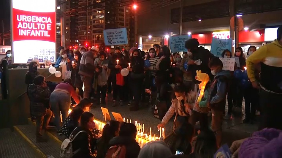 Cientos de personas realizan velatón por muerte de enfermeras que acusaron bullying Cientos de personas realizan velatón por muerte de enfermeras que acusaron bullying