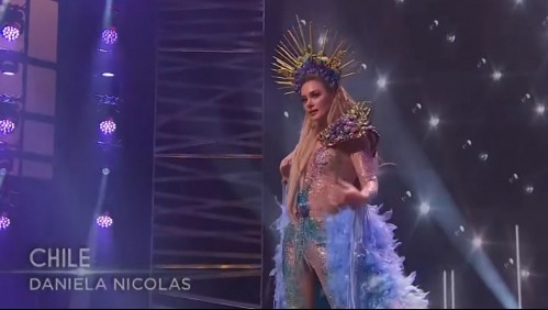 Daniela Nicolás causó furor con traje de La Pincoya en desfile de Miss Universo