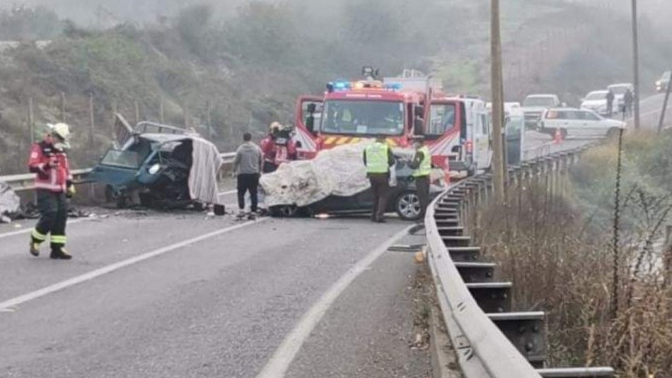 Fatal accidente: Dos personas fallecieron tras colisión en carretera cercana a Curicó Fatal accidente: Dos personas fallecieron tras colisión en carretera cercana a Curicó