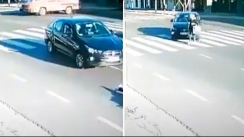 Atropella a una mujer, intenta ocultar su identidad de las cámaras de seguridad y escapa