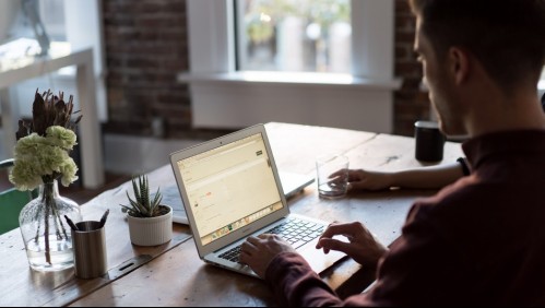 Aseguradora lanza seguro que protege notebook y ofrece uno de reemplazo sin costo