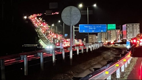 Cordón sanitario: Reportan taco de más de 8 horas en la Ruta 68 para ingresar a Valparaíso
