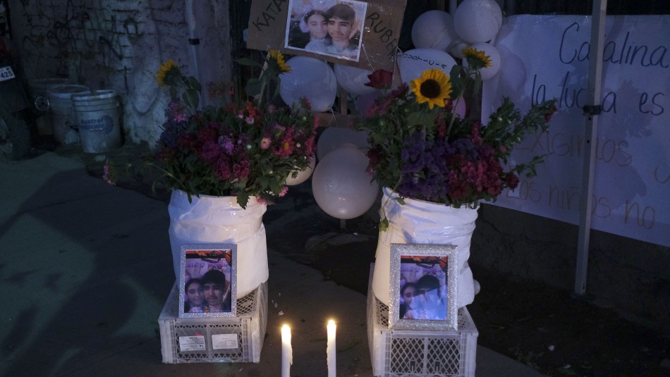 Velatón por hermanos asesinados en El Bosque: Cientos de personas se reúnen exigiendo justicia Velatón por hermanos asesinados en El Bosque: Cientos de personas se reúnen exigiendo justicia
