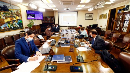 Sueldo mínimo: bancada PS mantiene exigencia de reajuste que llegue a $500 mil