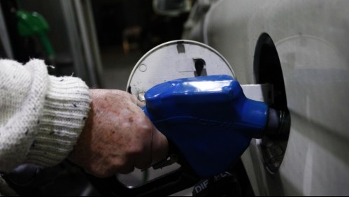 Proponen congelar impuesto específico de la bencina: El precio disminuiría hasta un 20%
