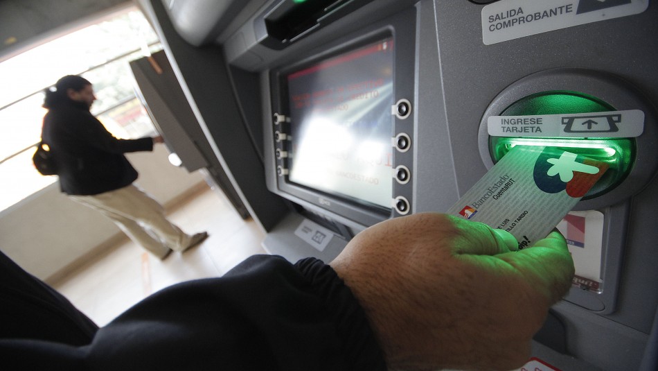 Cuenta RUT: Conoce cuáles son los cobros por realizar giros en cajeros automáticos Cuenta RUT: Conoce cuáles son los cobros por realizar giros en cajeros automáticos