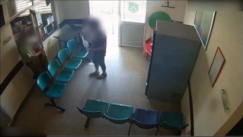 Video muestra momento en que entregan artefacto explosivo en comisaría de Talca