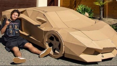 'Cartonghini': youtuber arma Lamborghini de cartón, lo vende y dona dinero a hospital de niños