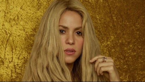 Shakira apuesta por minifaldas y muestra su versión más juvenil mientras prepara nueva canción