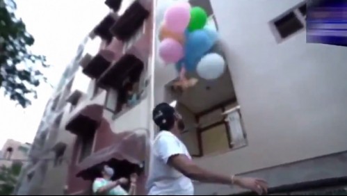 Youtuber fue arrestado por hacer volar a su perro atado a globos de helio