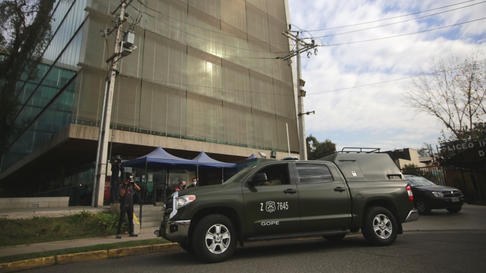 Falso aviso de bomba obliga a evacuar municipalidad de Recoleta Falso aviso de bomba obliga a evacuar municipalidad de Recoleta