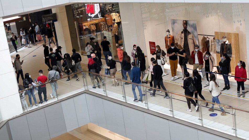 costanera-center-imacec Imacec: economía chilena supera expectativas con un crecimiento del 14,1% en abril