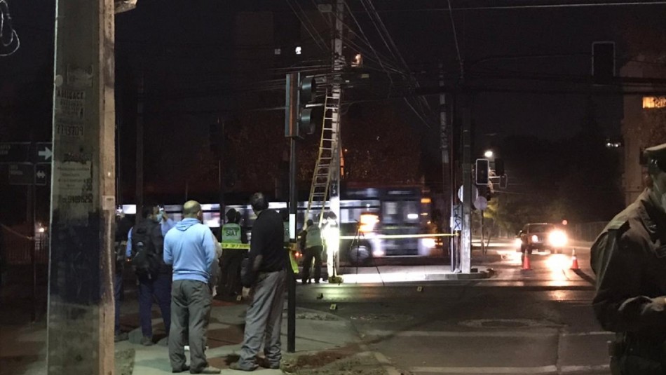 Trabajador muere tras caer desde 4 metros mientras instalaba cable de fibra óptica Trabajador muere tras caer desde 4 metros mientras instalaba cable de fibra óptica