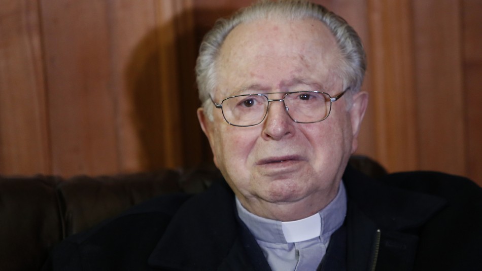 Fernando Karadima es ingresado de urgencia por una afección cardíaca Fernando Karadima es ingresado de urgencia por una afección cardíaca