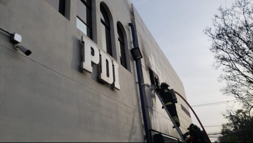 Incendio afecta a locales contiguos a cuartel de la PDI en Talca