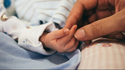 A ley el proyecto que extiende la licencia de postnatal de emergencia