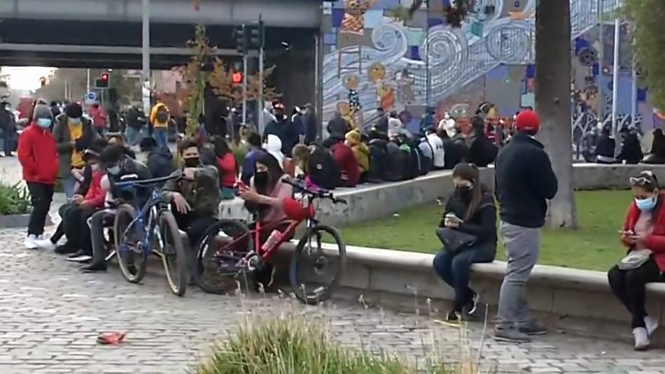 filas-en-vacunatorio-del-parque-ohiggins Largas filas se registran nuevamente en vacunatorio del Parque O'Higgins