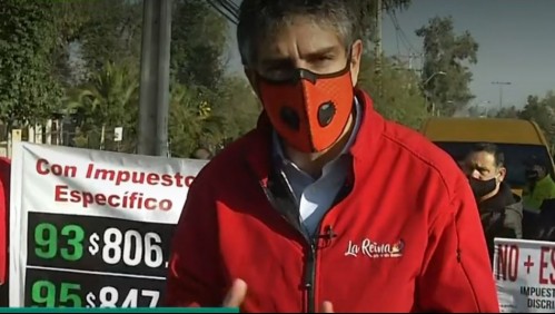 Alcalde de la Reina pide eliminar impuesto específico a bencina: Ahorro sería de $300 por litro