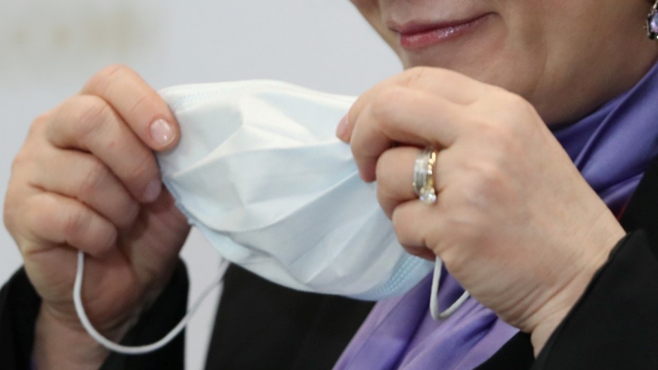 Clínica Alemana aclara que doctora que llama a no usar mascarillas ya no trabaja en el recinto Clínica Alemana aclara que doctora que llama a no usar mascarillas ya no trabaja en el recinto