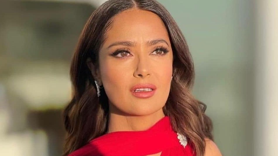 Salma Hayek se mueve al ritmo de Britney Spears y sorprende a la redes con su Salma Hayek se mueve al ritmo de Britney Spears y sorprende a la redes con su