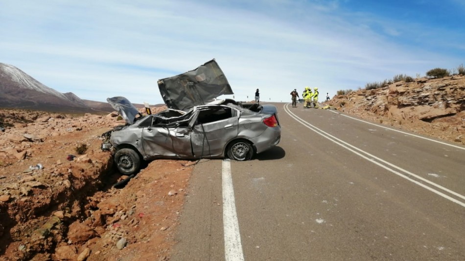 Tragedia en Antofagasta: Tres muertos deja brutal accidente entre Geyser del Tatio y Calama Tragedia en Antofagasta: Tres muertos deja brutal accidente entre Geyser del Tatio y Calama