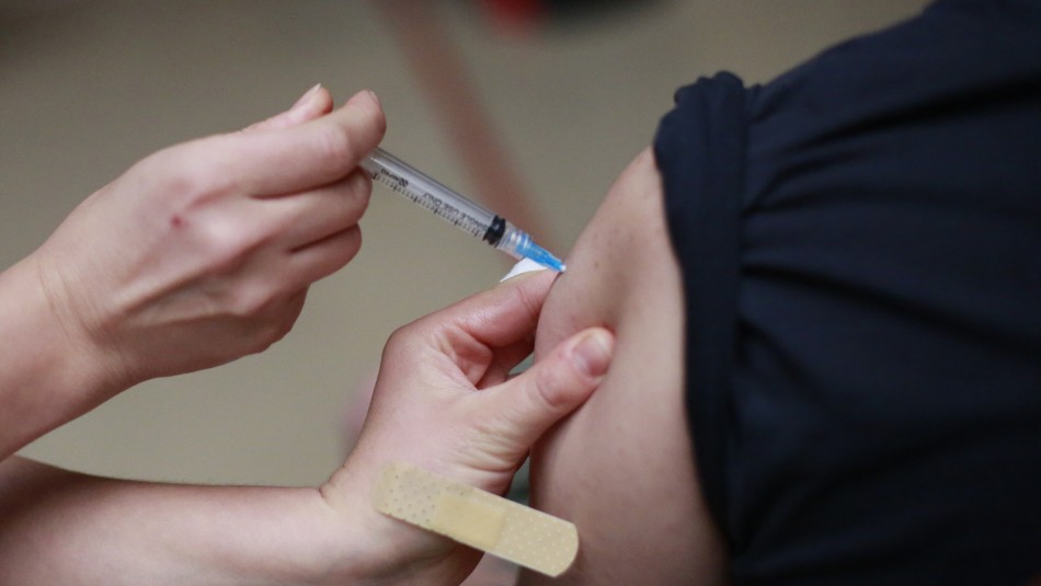 Vacunación de menores de edad: ¿Quiénes pueden recibir la dosis y desde cuándo?