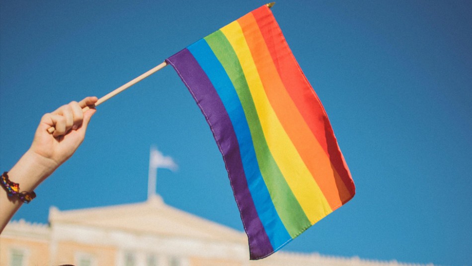 Torturan, apuñalan y queman durante una fiesta a un joven homosexual por tener VIH Torturan, apuñalan y queman durante una fiesta a un joven homosexual por tener VIH