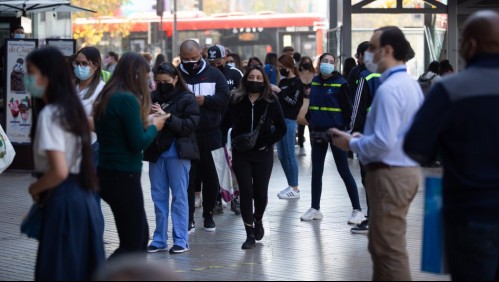 'Es la estocada final al comercio': locatarios molestos por paso de toda la RM a cuarentena