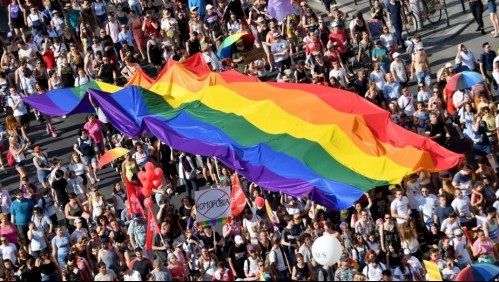 Hungría busca prohibir la 'promoción' de la homosexualidad entre menores