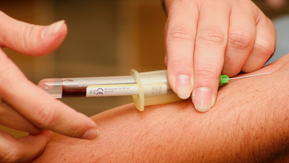 Cáncer de próstata: Chilenas desarrollan innovador examen de sangre para detectar la enfermedad