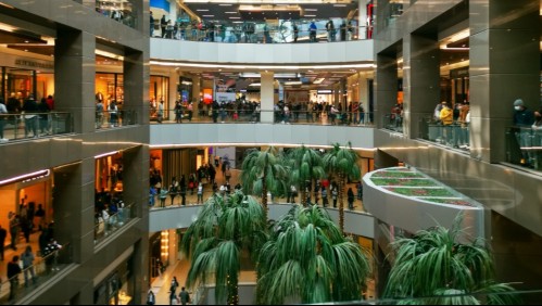 'Las cifras no son para estar haciendo compras': Matthei por aglomeraciones en Costanera Center